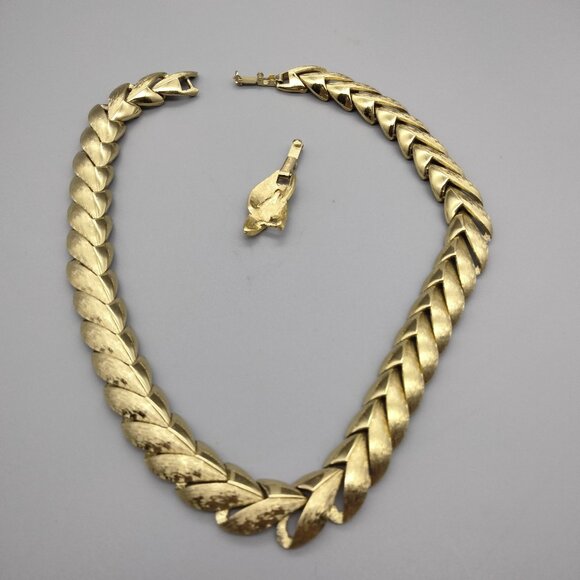 Monet Gold Tone Laurel Leaf Shiny & Brushed Vintage Estate w/ Extender RARE WOW! - Picture 7 of 9